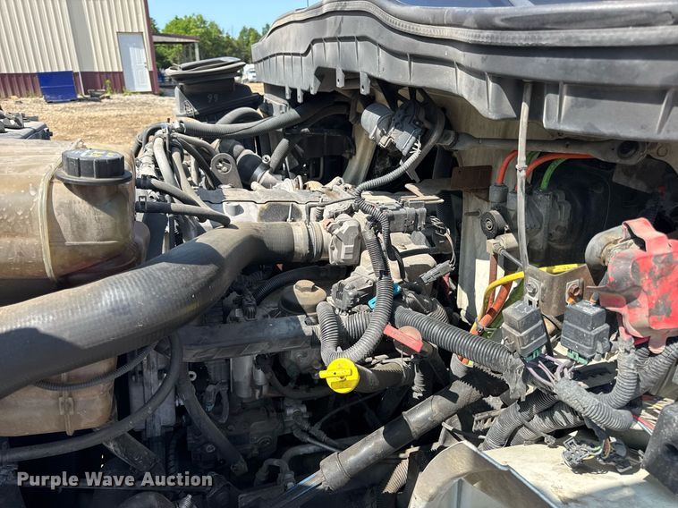 image for item DV4120 2013 International DuraStar 4300 truck cab and chassis