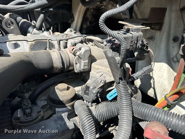 image for item DV4120 2013 International DuraStar 4300 truck cab and chassis