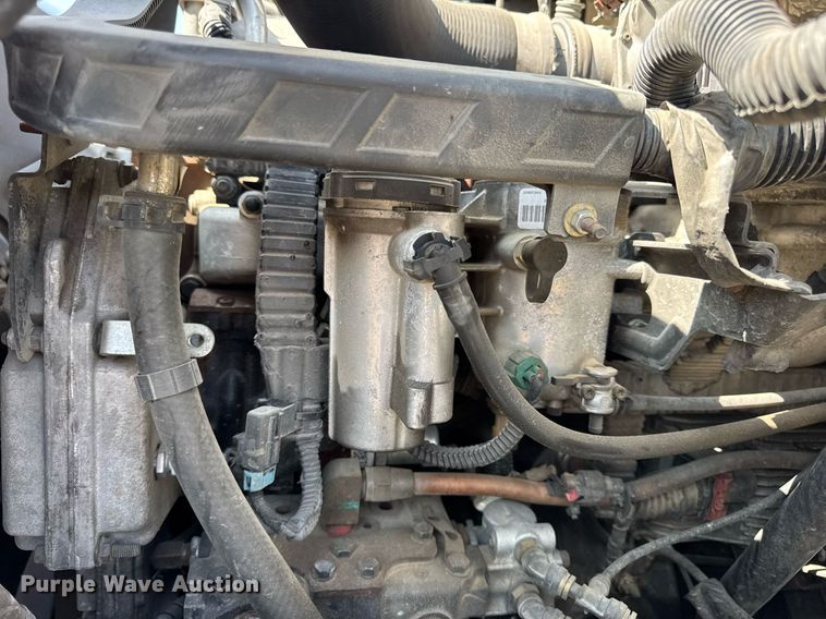 image for item DV4120 2013 International DuraStar 4300 truck cab and chassis