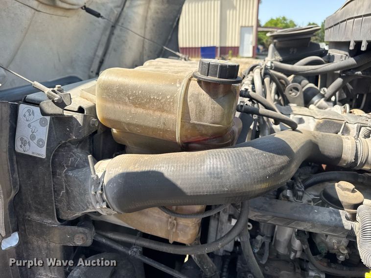 image for item DV4120 2013 International DuraStar 4300 truck cab and chassis