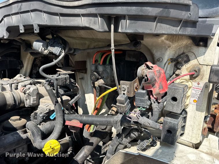 image for item DV4120 2013 International DuraStar 4300 truck cab and chassis