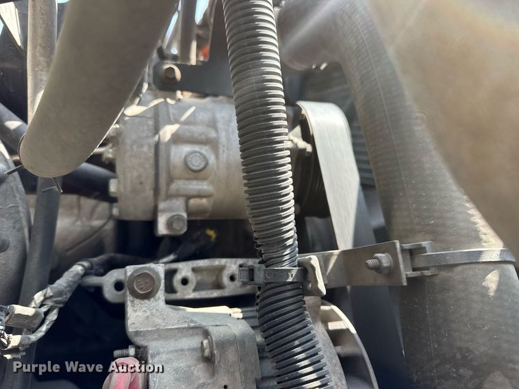 image for item DV4120 2013 International DuraStar 4300 truck cab and chassis