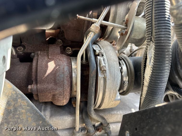 image for item DV4120 2013 International DuraStar 4300 truck cab and chassis