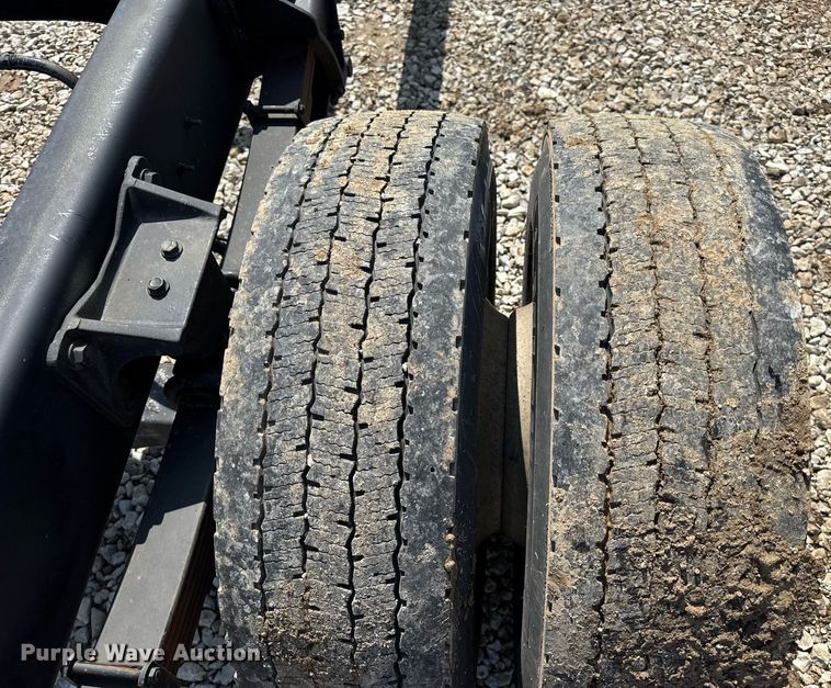 image for item DV4120 2013 International DuraStar 4300 truck cab and chassis