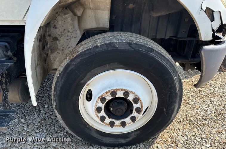 image for item DV4120 2013 International DuraStar 4300 truck cab and chassis