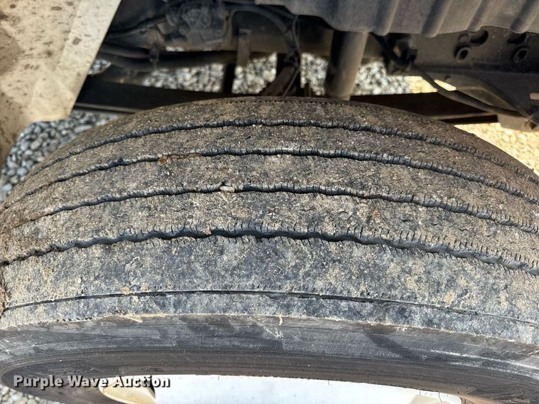 image for item DV4120 2013 International DuraStar 4300 truck cab and chassis