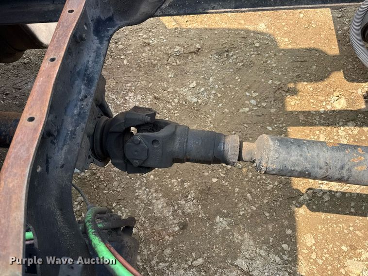 image for item DV4121 2004 International 8600 semi truck