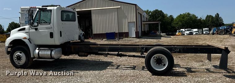 image for item DV4122 2010 International DuraStar 4300 truck cab and chassis