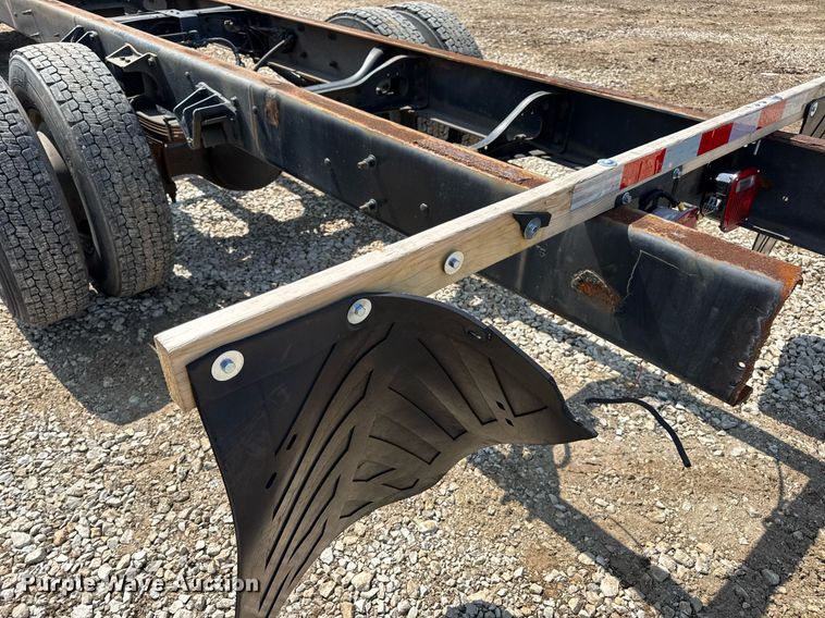 image for item DV4122 2010 International DuraStar 4300 truck cab and chassis