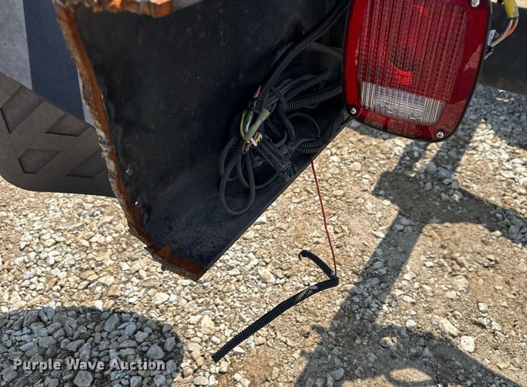 image for item DV4122 2010 International DuraStar 4300 truck cab and chassis