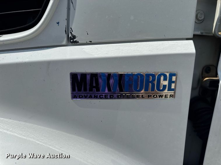 image for item DV4122 2010 International DuraStar 4300 truck cab and chassis