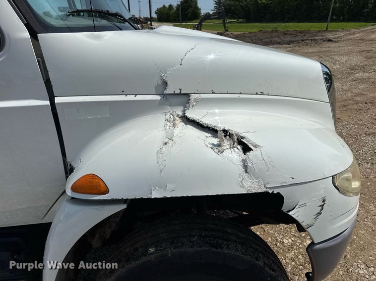 image for item DV4122 2010 International DuraStar 4300 truck cab and chassis