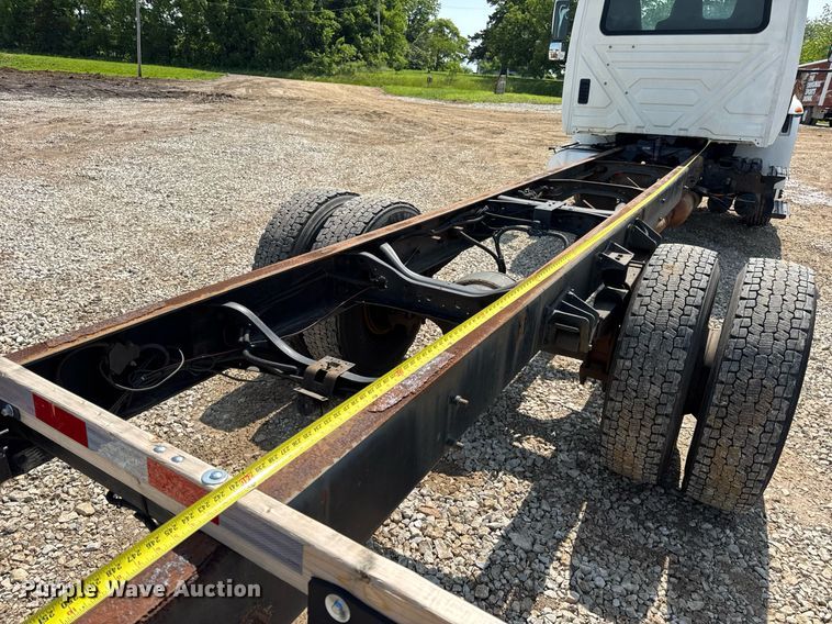 image for item DV4122 2010 International DuraStar 4300 truck cab and chassis