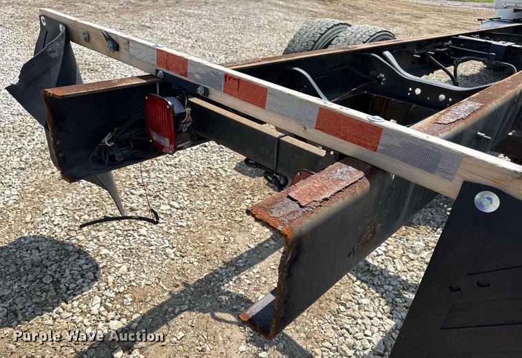 image for item DV4122 2010 International DuraStar 4300 truck cab and chassis