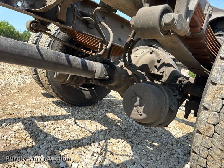 image for item DV4122 2010 International DuraStar 4300 truck cab and chassis