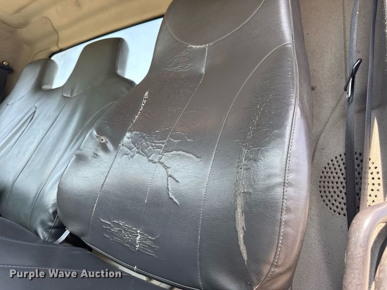 image for item DV4122 2010 International DuraStar 4300 truck cab and chassis