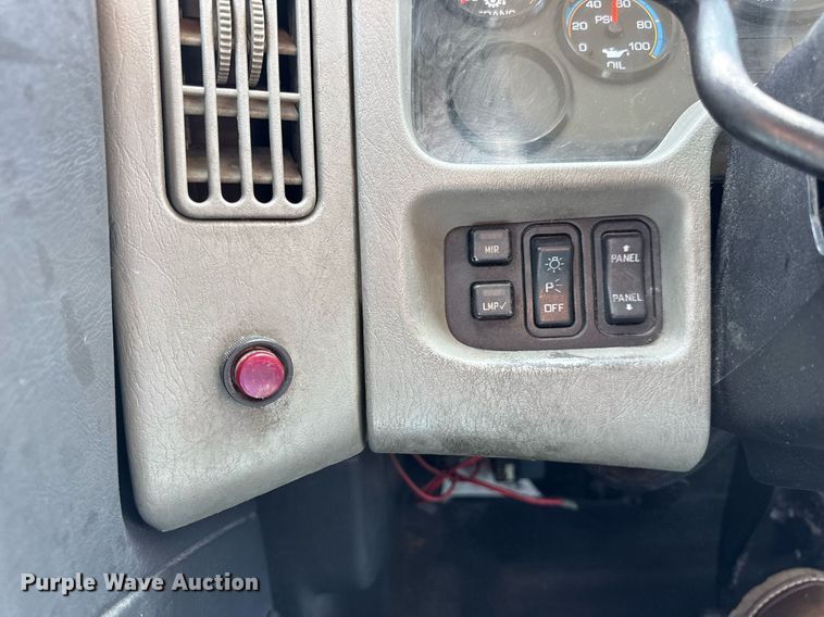 image for item DV4122 2010 International DuraStar 4300 truck cab and chassis