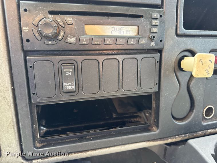 image for item DV4122 2010 International DuraStar 4300 truck cab and chassis