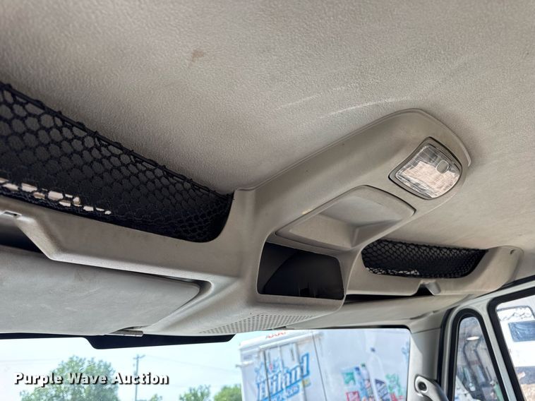 image for item DV4122 2010 International DuraStar 4300 truck cab and chassis