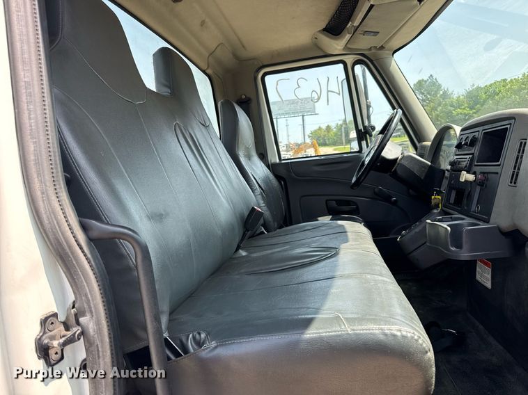 image for item DV4122 2010 International DuraStar 4300 truck cab and chassis