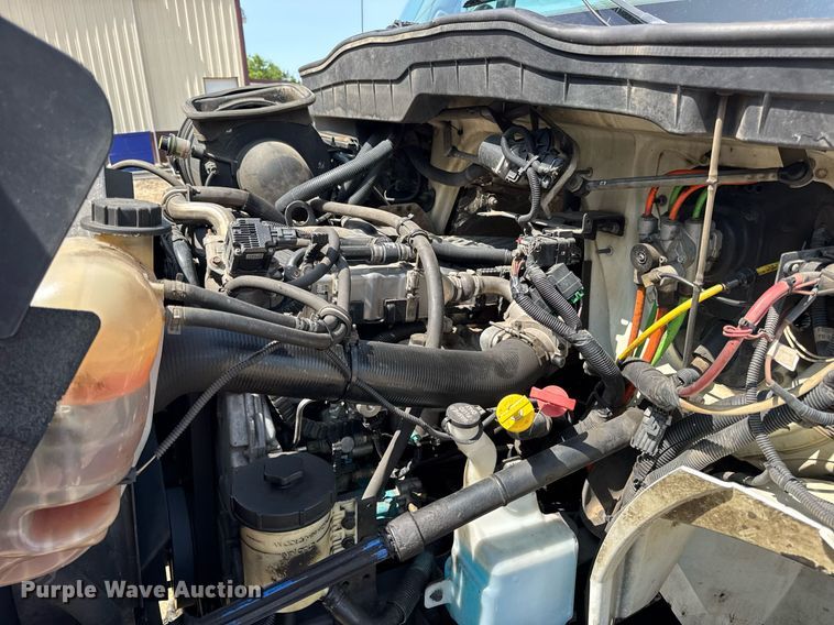 image for item DV4122 2010 International DuraStar 4300 truck cab and chassis