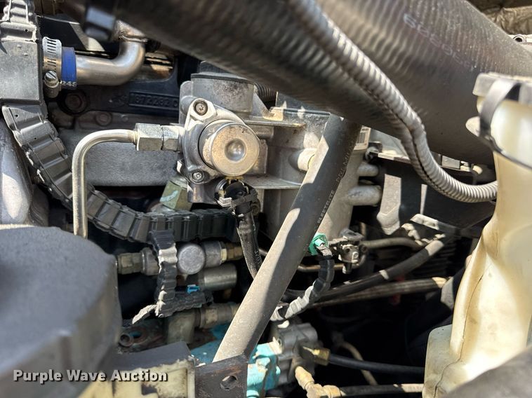 image for item DV4122 2010 International DuraStar 4300 truck cab and chassis