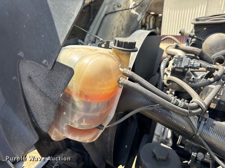 image for item DV4122 2010 International DuraStar 4300 truck cab and chassis