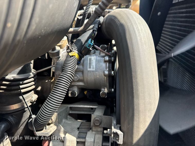 image for item DV4122 2010 International DuraStar 4300 truck cab and chassis