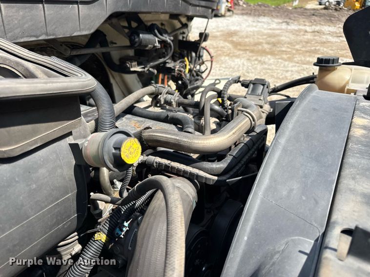 image for item DV4122 2010 International DuraStar 4300 truck cab and chassis