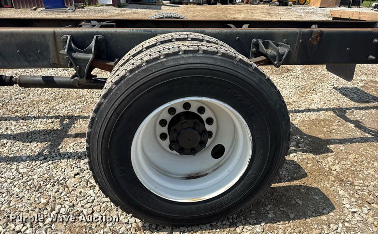 image for item DV4122 2010 International DuraStar 4300 truck cab and chassis