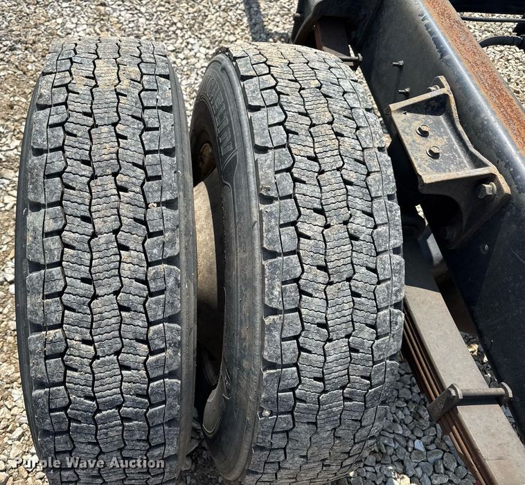 image for item DV4122 2010 International DuraStar 4300 truck cab and chassis