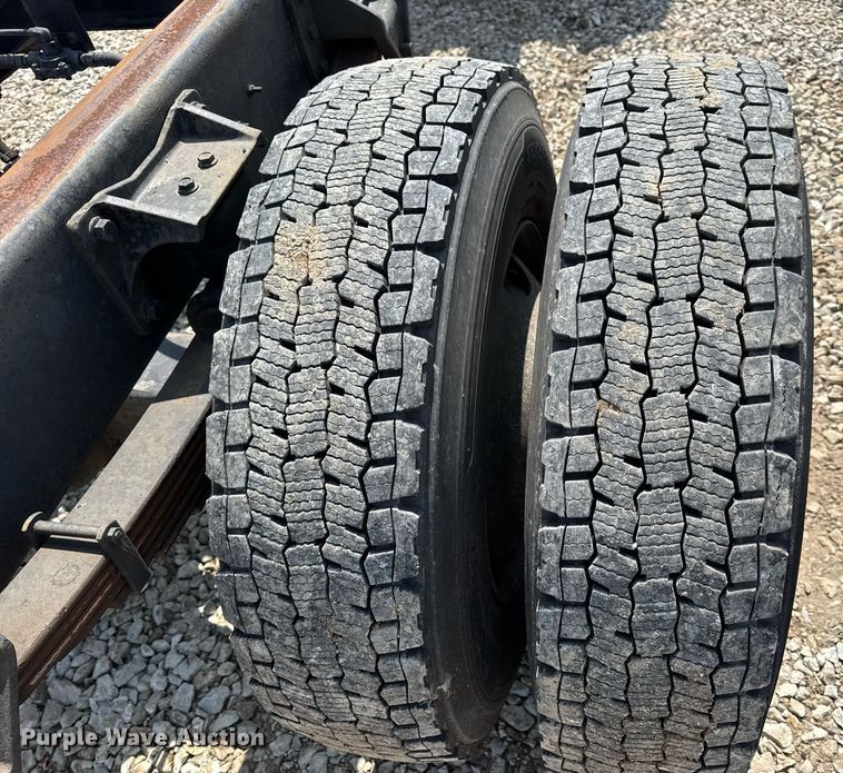 image for item DV4122 2010 International DuraStar 4300 truck cab and chassis