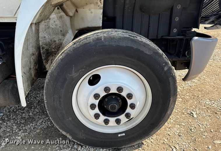 image for item DV4122 2010 International DuraStar 4300 truck cab and chassis