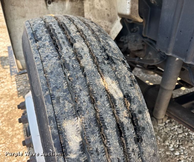 image for item DV4122 2010 International DuraStar 4300 truck cab and chassis