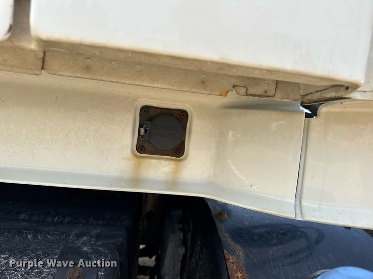 image for item DV4123 2013 Volvo VNL semi truck