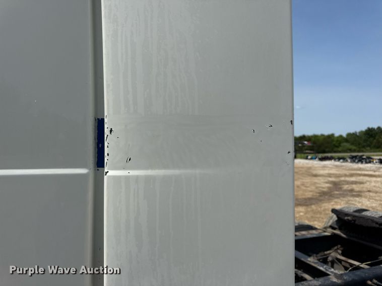 image for item DV4123 2013 Volvo VNL semi truck