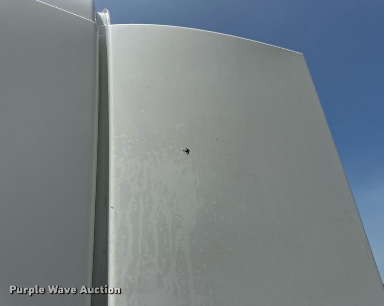 image for item DV4123 2013 Volvo VNL semi truck