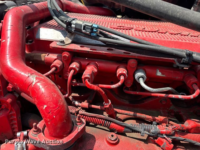 image for item DV4123 2013 Volvo VNL semi truck