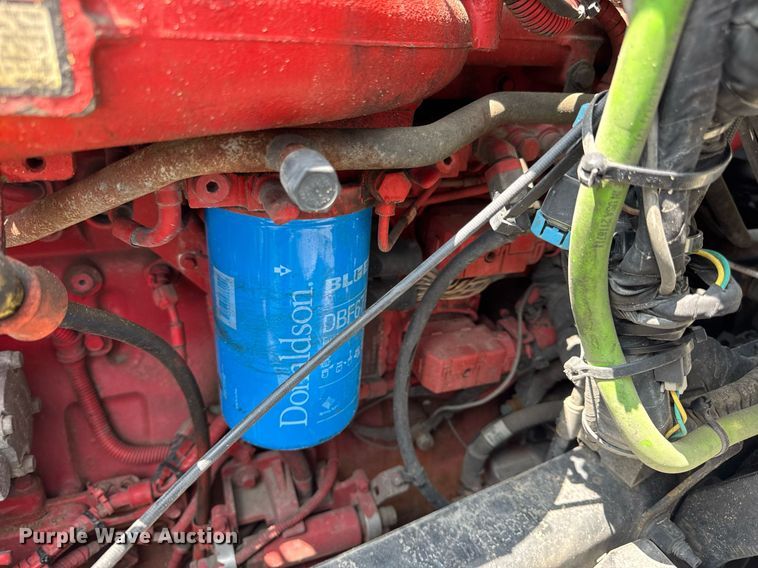 image for item DV4123 2013 Volvo VNL semi truck