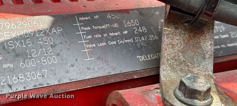 image for item DV4123 2013 Volvo VNL semi truck