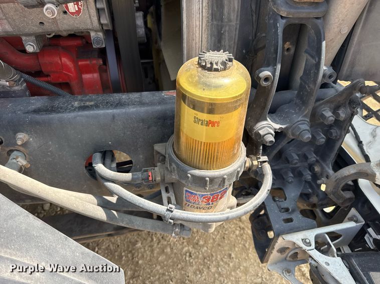 image for item DV4123 2013 Volvo VNL semi truck