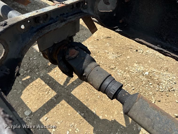 image for item DV4124 2004 International 4400  truck cab and chassis