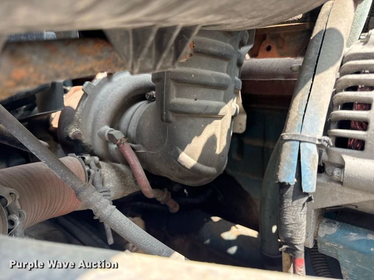 image for item DV4124 2004 International 4400  truck cab and chassis