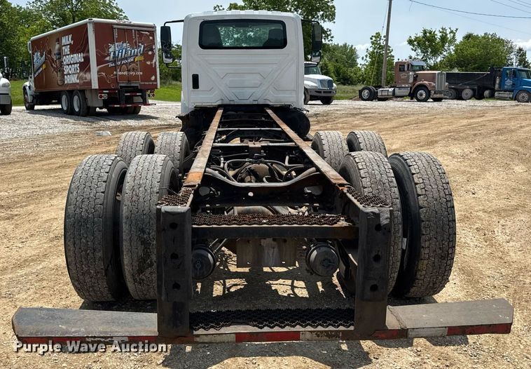 image for item DV4125 2010 International DuraStar 4400 truck cab and chassis