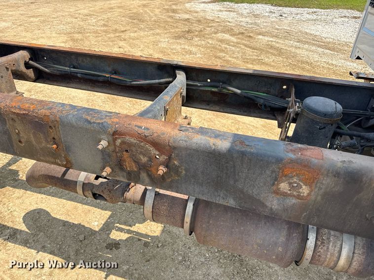 image for item DV4125 2010 International DuraStar 4400 truck cab and chassis