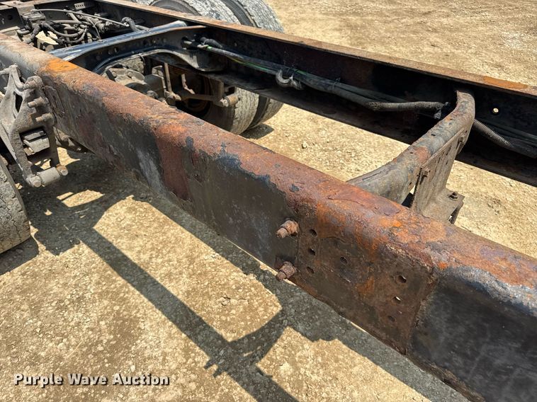 image for item DV4125 2010 International DuraStar 4400 truck cab and chassis