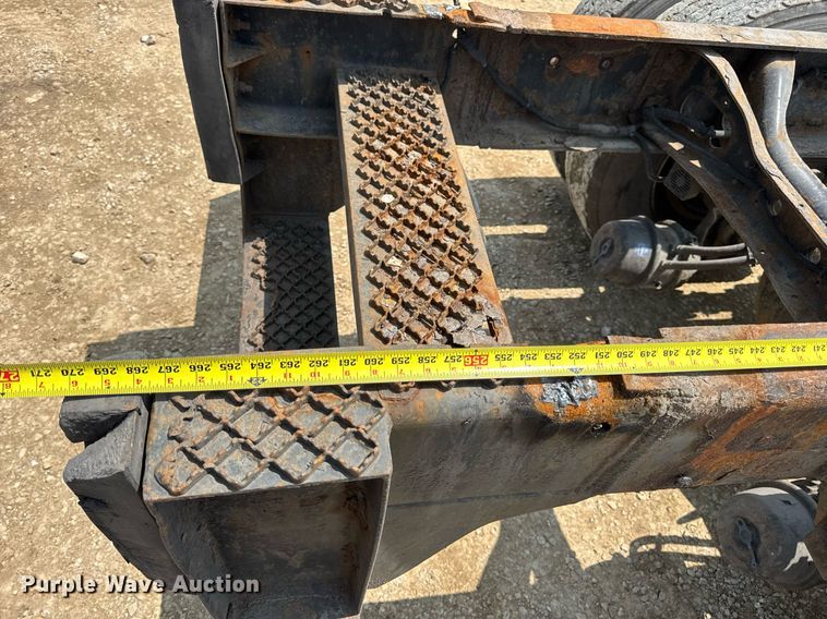 image for item DV4125 2010 International DuraStar 4400 truck cab and chassis