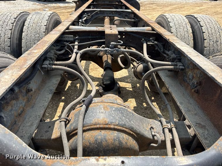 image for item DV4125 2010 International DuraStar 4400 truck cab and chassis