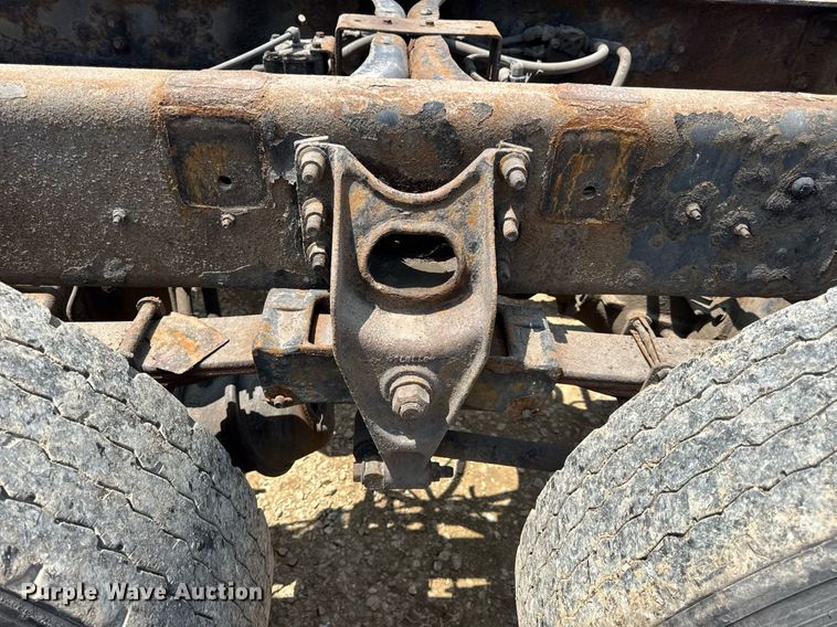 image for item DV4125 2010 International DuraStar 4400 truck cab and chassis