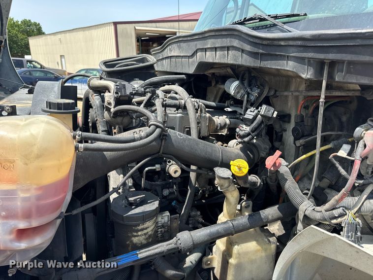 image for item DV4125 2010 International DuraStar 4400 truck cab and chassis